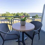 לינה וארוחת בוקר Gaestehaus Kleeberger 3*