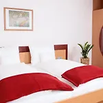 Gaestehaus Kleeberger ベッド・アンド・ブレックファスト 3*