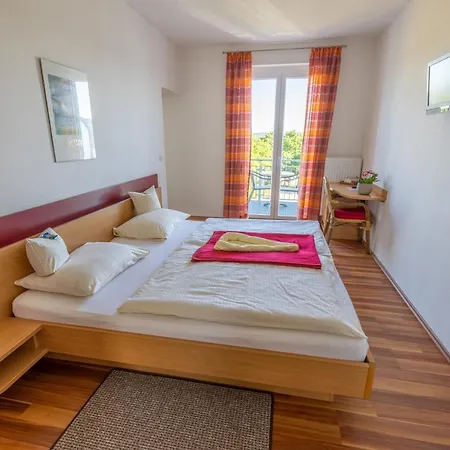 Gaestehaus Kleeberger B&B 플라인펠트