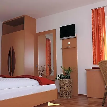 Gaestehaus Kleeberger Bed & Breakfast Pleinfeld