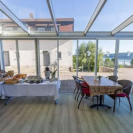 Gaestehaus Kleeberger Bed & Breakfast